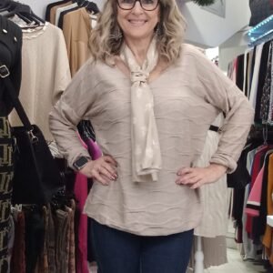 Era pulóver sállal