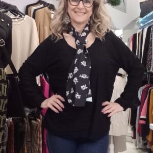 Era pulóver sállal